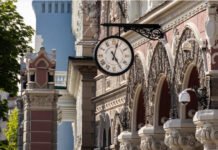 НБУ посоветовал обложить налогом посылки до 150 евро и импорт электромобилей