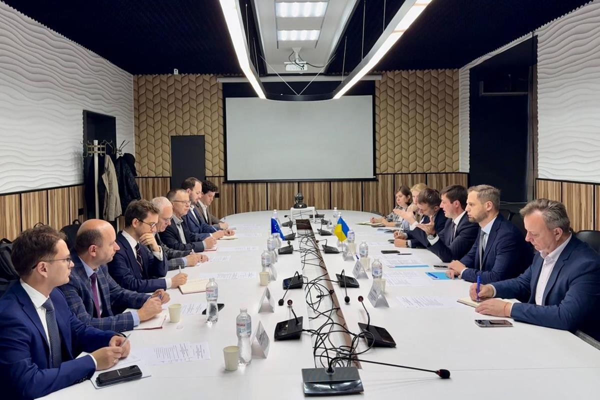 В украинских посольствах появятся аграрные атташе