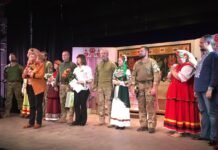 Дружина бійця «Азову» знайшла сили в театрі: Аліна Музика зіграла в «Мартині Боруля» Барського МХАТу