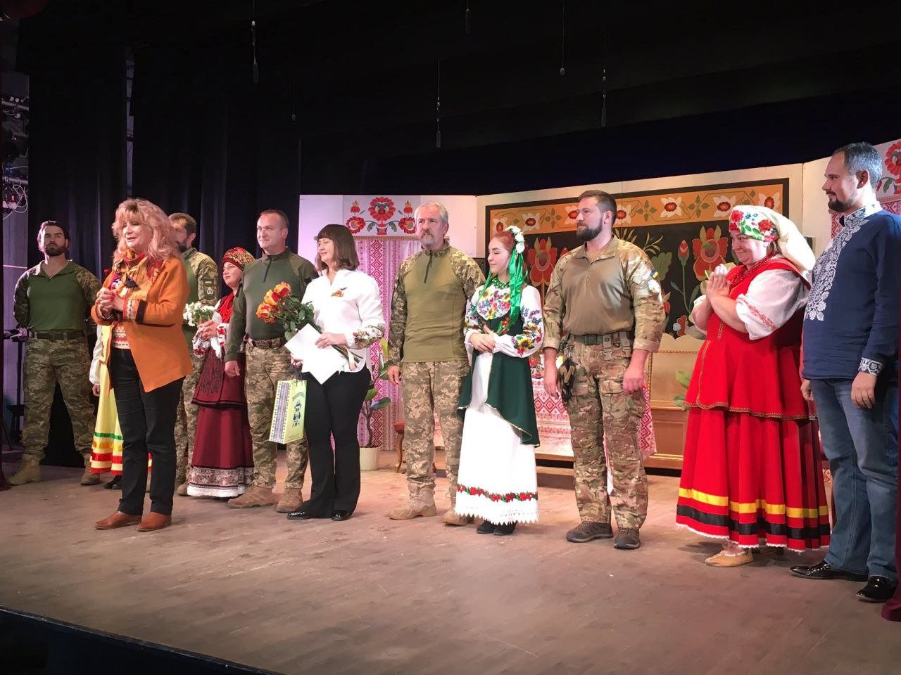 Дружина бійця «Азову» знайшла сили в театрі: Аліна Музика зіграла в «Мартині Боруля» Барського МХАТу