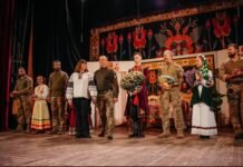 «Мартин Боруля» у новому прочитанні: Барський МХАТ об’єднує мистецтво, ветеранів і родини військових