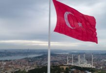 Из-за санкций крупнейшие НПЗ Турции стали закупать больше нефти не из РФ – Reuters