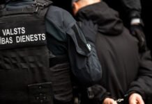 В Латвии задержан мужчина по подозрению в шпионаже на Россию: передал данные об обороне