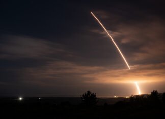 США запустили межконтинентальную ракету в рамках ядерных испытаний Трампа