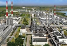 В России заявляют об атаке дронов. В промзоне Буденовска пожар – видео