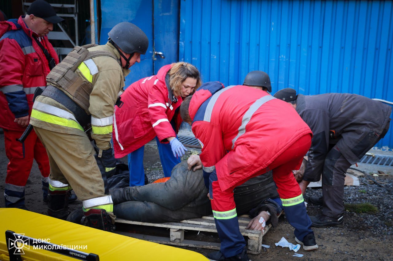 В Николаеве в результате удара «шахедом» ранены шесть человек, трое в тяжелом состоянии