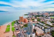 Дроны атаковали несколько регионов РФ: есть попадание в нефтебазу – видео