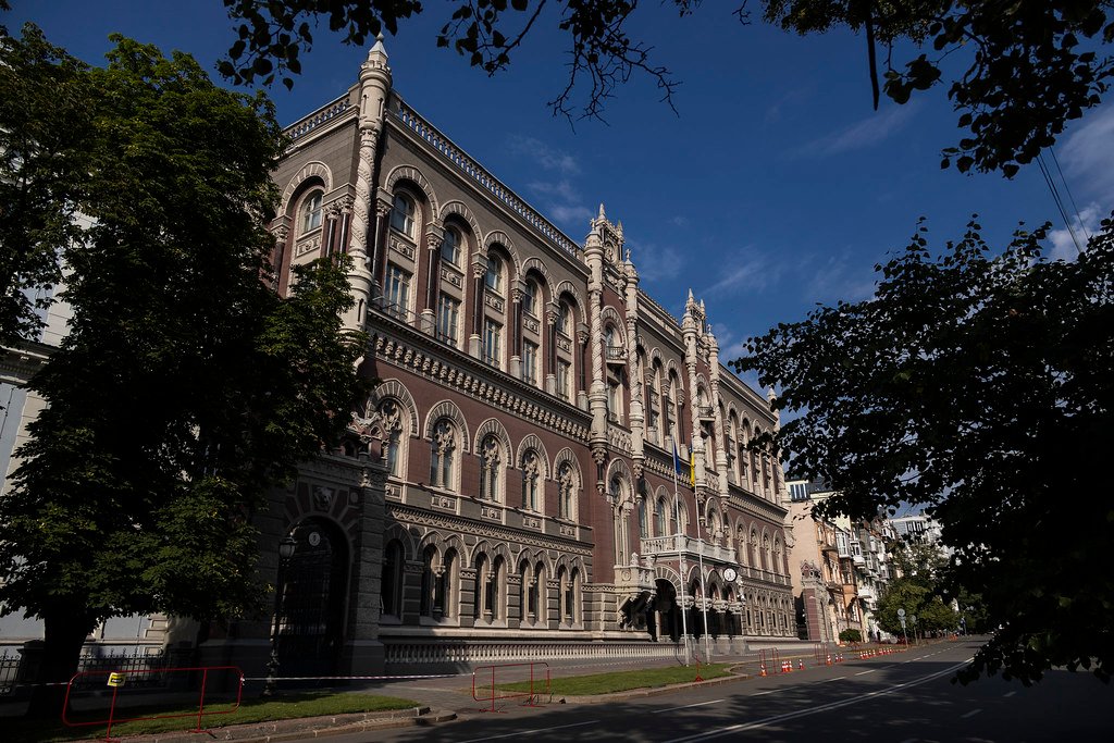 Коррупция стала второй по значимости угрозой для финансового сектора после войны – опрос НБУ