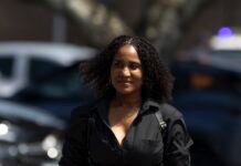 Дочь экс-президента ЮАР сложила мандат после обвинений в вербовке земляков на войну