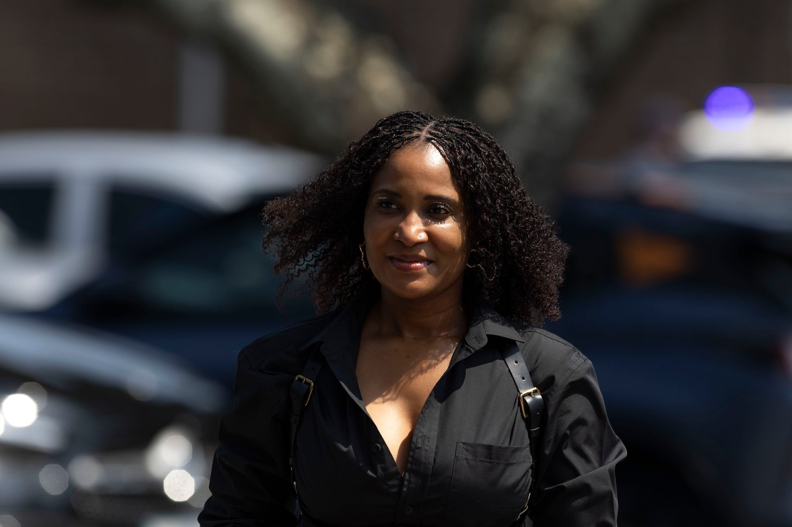 Дочь экс-президента ЮАР сложила мандат после обвинений в вербовке земляков на войну