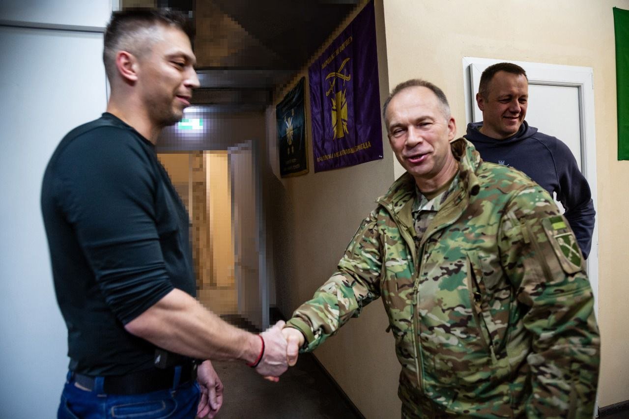 На подступах к Купянску ВСУ удерживают рубежи и блокируют пути снабжения россиян – Сырский