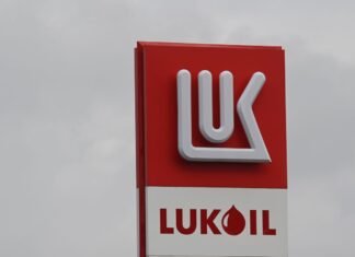 Две страны НАТО зашевелились, чтобы спасти НПЗ «Лукойла» от санкций Трампа, — Politico