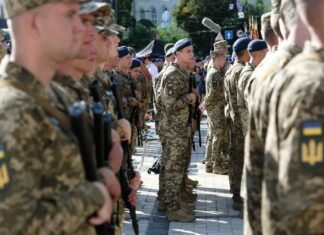 На построении погибли 19 человек: командиру беспилотных подразделений сообщили о подозрении