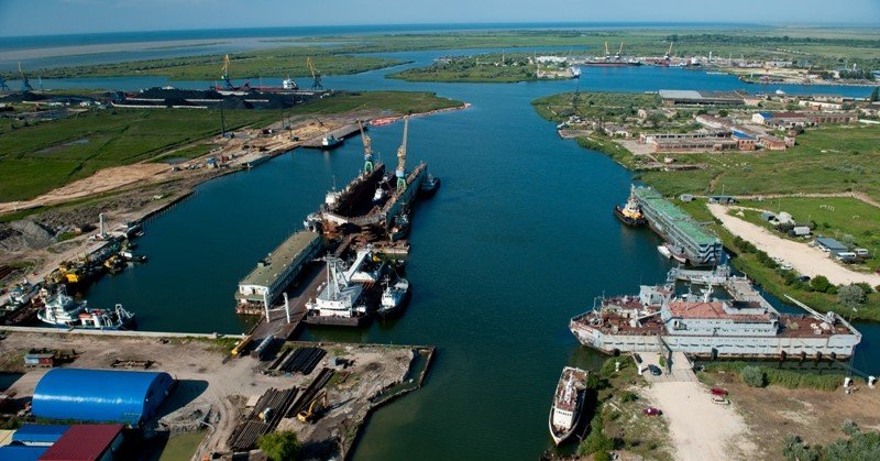 В морпорту на Кубани третий день пожар после атаки ВСУ. Генштаб сообщил о новых ударах