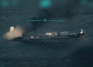 Ударил в рубку. Представитель ВМС рассказал, как российский дрон охотился за судном с маслом