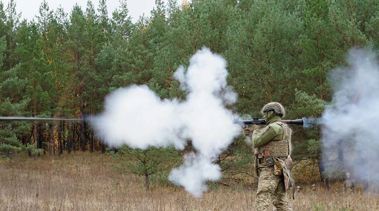 Россия не использует «с умом» резервы в Покровске, а просто «заталкивает пехоту» – генерал