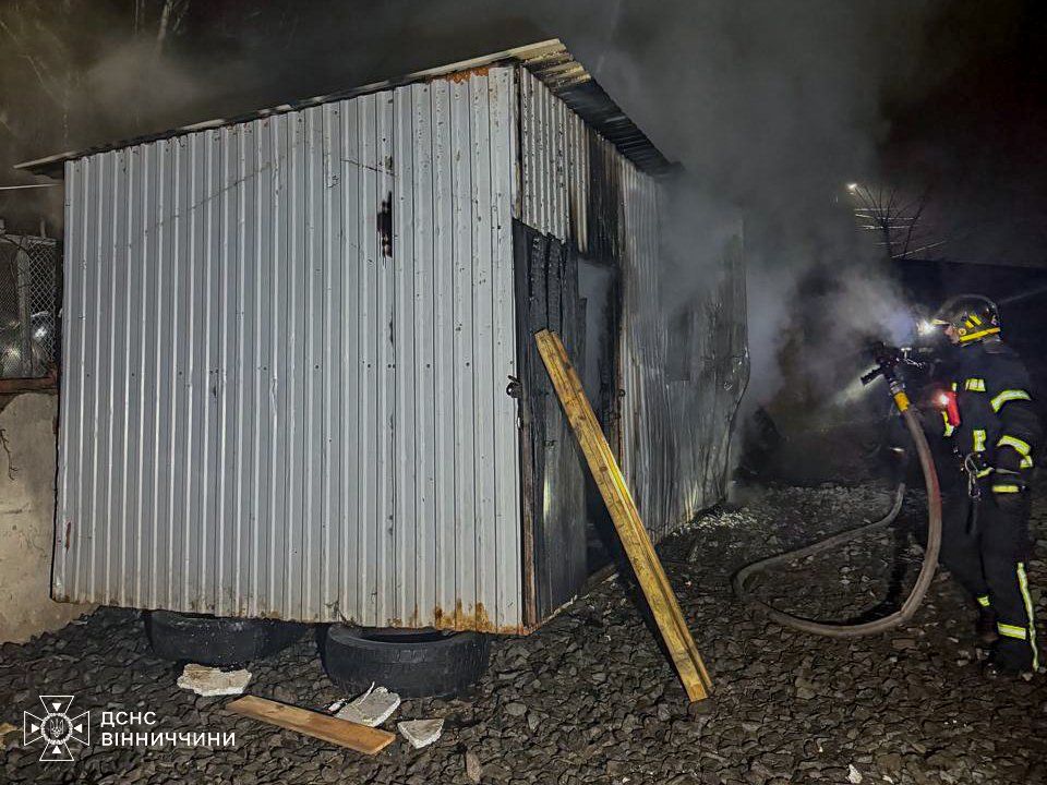 На Вінниччині через несправну піч горів приватний будинок