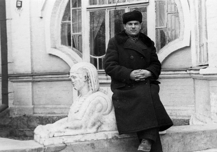 «Я чув, що їх викрала міліція»: колишній голова Гайсина розповів, як зникли скульптури сфінксів