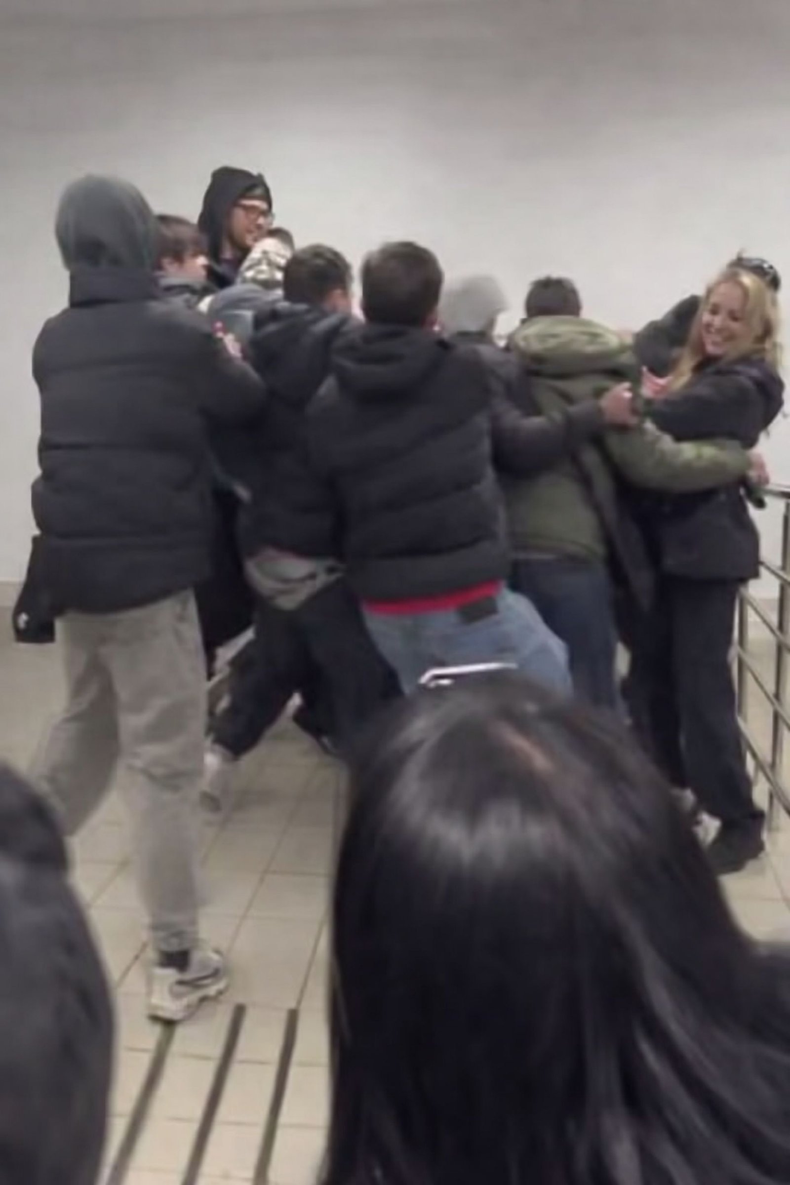 «Це диво, що він живий»: подробиці жорстокого нападу на 16-річного хлопця біля Sky Park