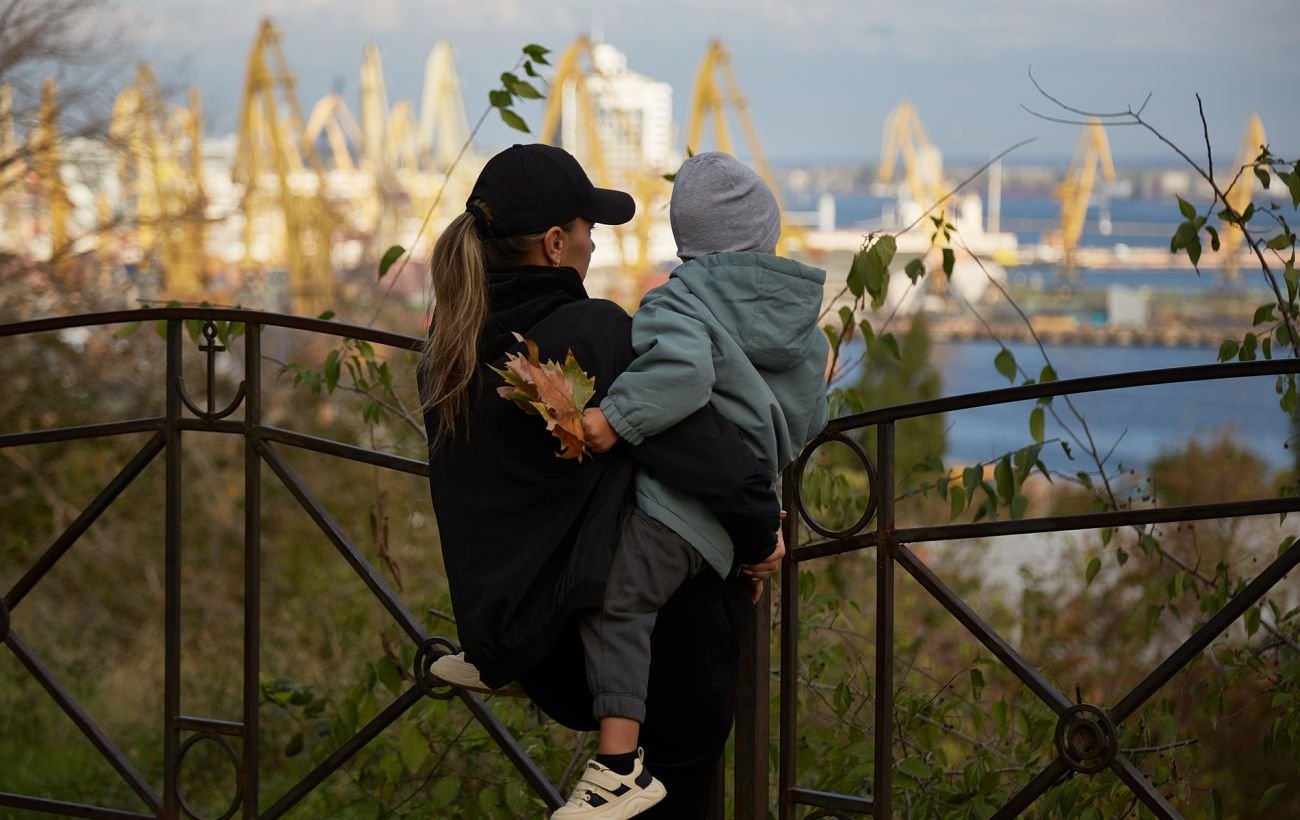 Ночной «минус» и штормовой ветер: синоптики дали прогноз погоды на завтра