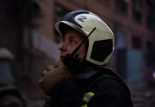 РФ массированно атаковала Херсон: горели жилые кварталы, часть города без света