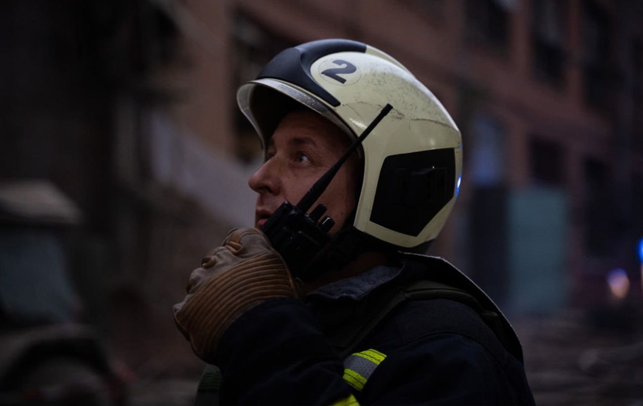 РФ массированно атаковала Херсон: горели жилые кварталы, часть города без света