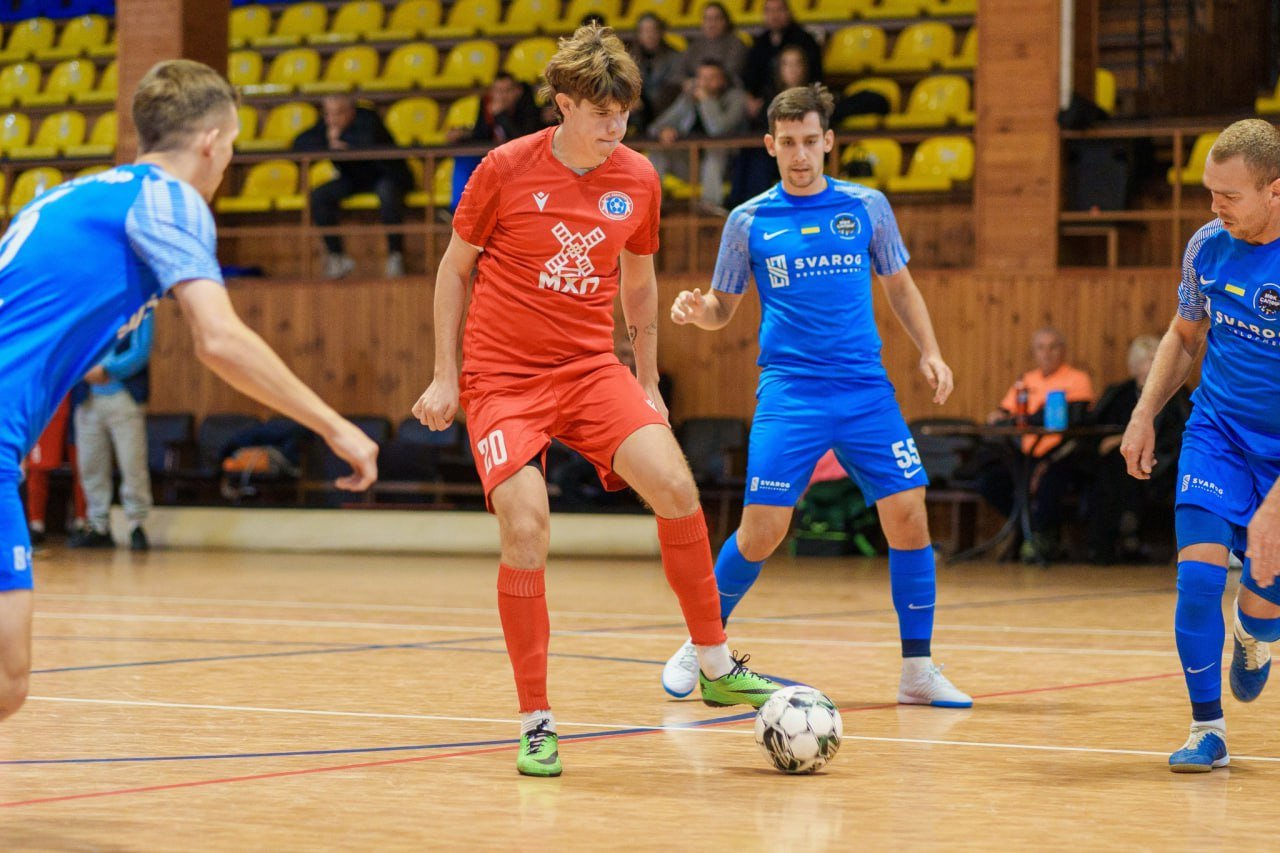 Барська команда «Форт» — одноосібний лідер чемпіонату області з футзалу після трьох турів