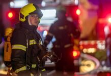 В Запорожье прогремели взрывы: на город летели ракеты