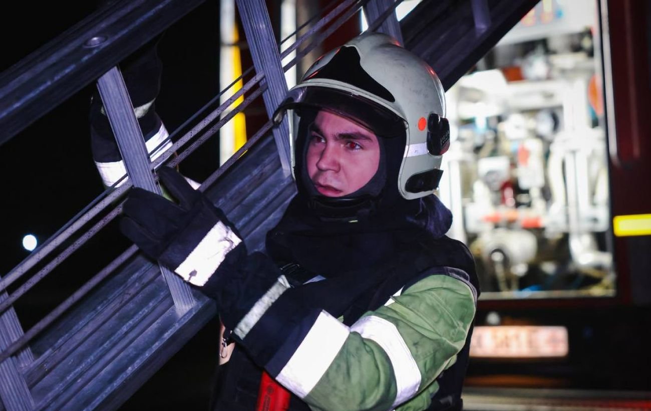 В Харькове после вечерней атаки РФ произошел пожар: в ГСЧС показали фото последствий