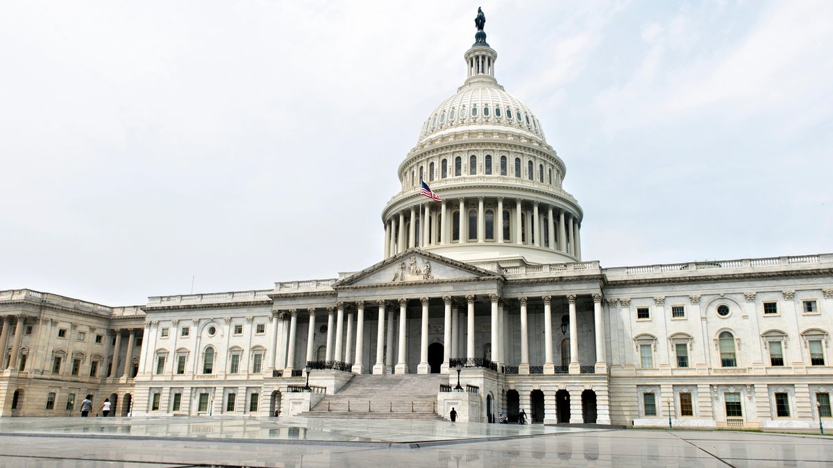 Правительство США второй раз за год приостановило работу: нет финансирования