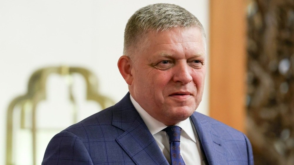 Словакия прекращает финансовую и военную помощь Украине