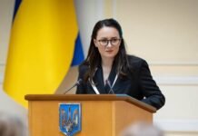 Свириденко: На этой неделе учителя начнут получать первые повышенные зарплаты