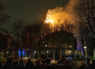 В Амстердаме в новогоднюю ночь возник масштабный пожар в церкви XIX века – фото, видео
