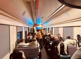 Укрзализныця открыла первый Пункт несокрушимости за рубежом – фото