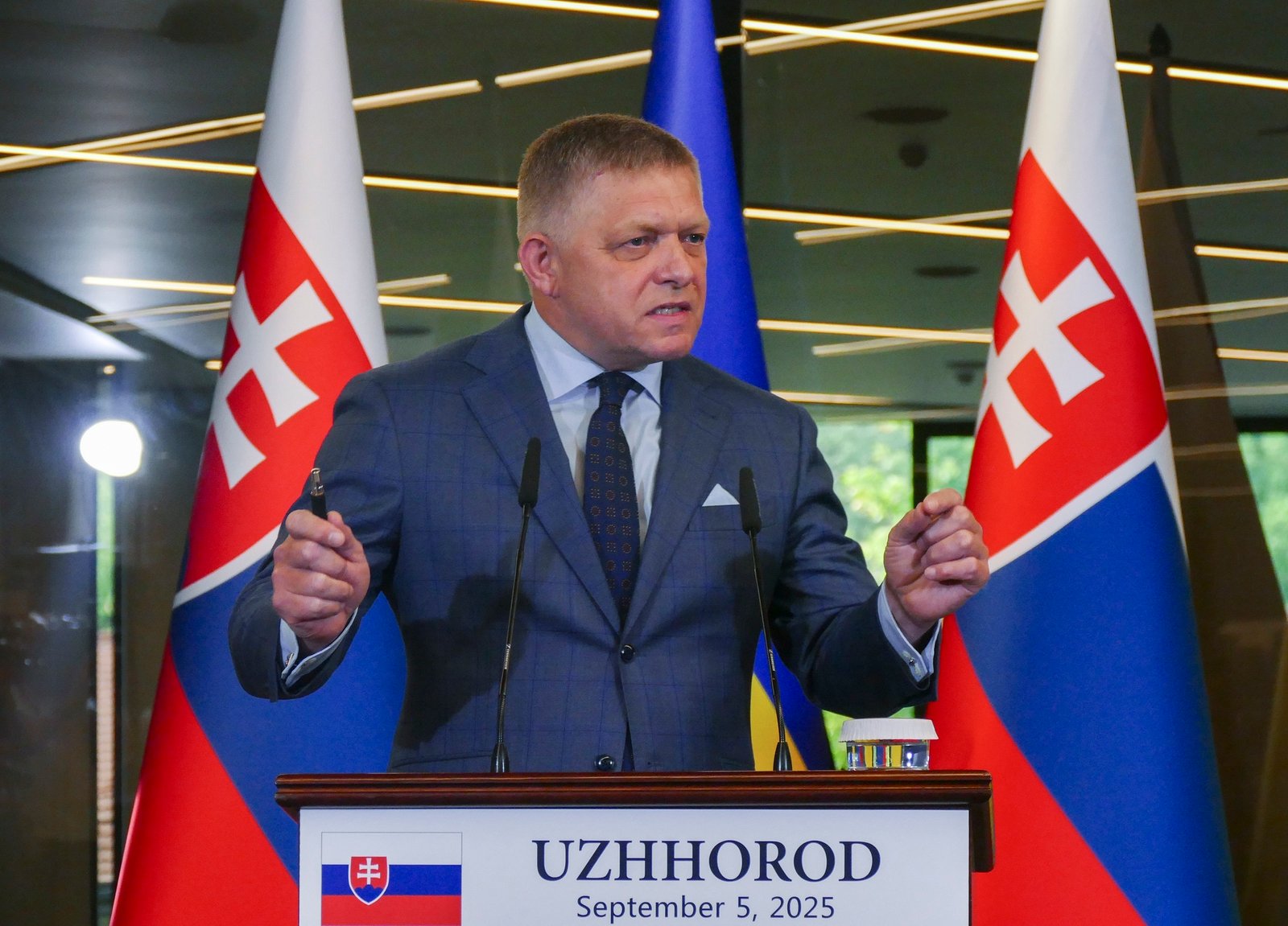 Politico: Фицо рассказал европейцам, что обеспокоен психологическим состоянием Трампа