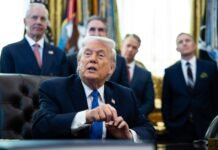 «Файлы Эпштейна». Минюст США опубликовал более 3 млн страниц документов и тысячи фото