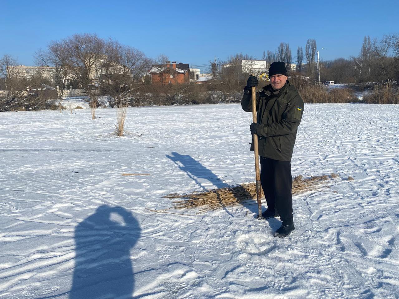 На Вінниччині рятують рибу від зимової задухи