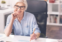 ПФУ объяснил, как украинцам за границей не потерять страховой стаж для пенсии