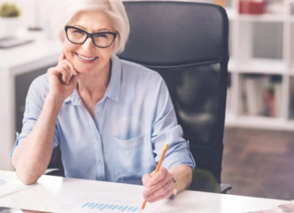 ПФУ объяснил, как украинцам за границей не потерять страховой стаж для пенсии