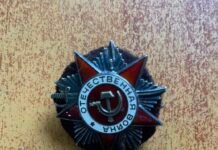 Вінницькі митники зупинили спробу вивезти срібні монети та ордени