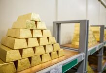 Цены на золото летят вниз: какая стоимость сегодня