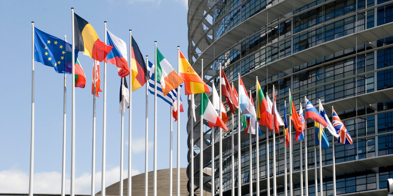 Европарламент одобрил предоставление Украине 90 млрд евро финансовой помощи