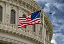 В США закончился четырехдневный шатдаун: демократы проголосовали вместе с республиканцами