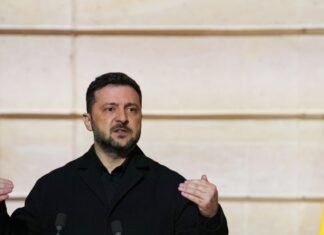 «Слова и просьбы в Москве не слышат». Зеленский призвал США усилить санкции против России