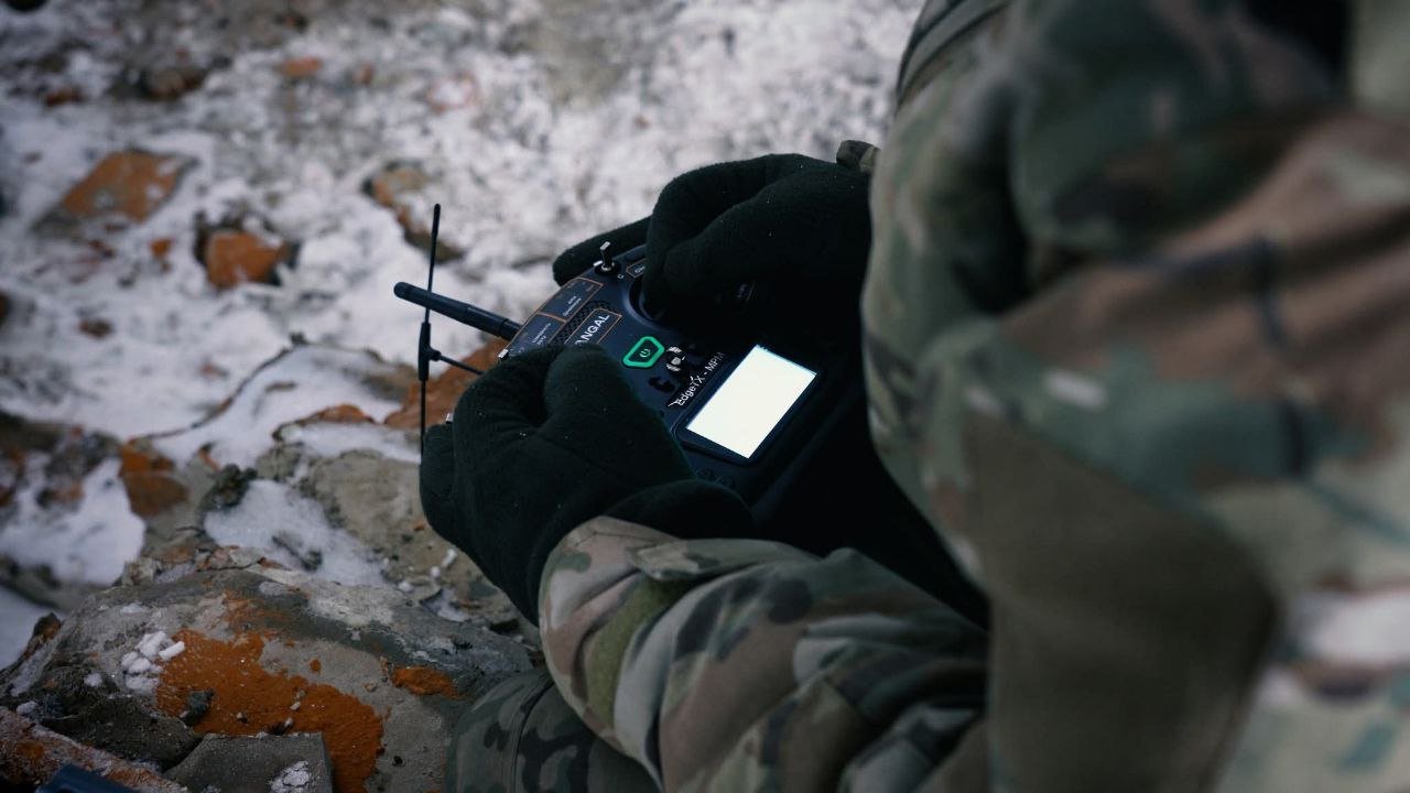 Возле Покровска FPV-дроны спасли четырех защитников от плена – видео