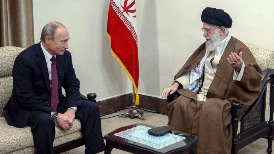 Тонны наличных поездами и кораблем. The Telegraph рассказала, как РФ поставляла миллиарды Ирану