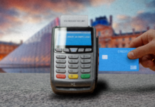 Лимиты не успевают за курсом. Какие ограничения действуют на расчеты за границей и когда их отменят