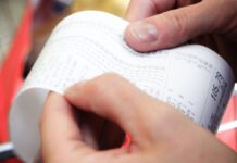 Кабмин запустил пилотный проект электронных чеков: в каких банках и магазинах уже доступны