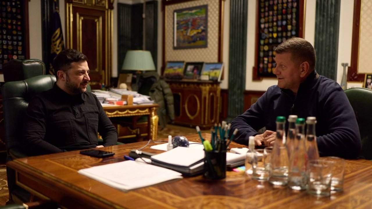 «Не рано ли это все?». Зеленский раскритиковал Залужного после интервью