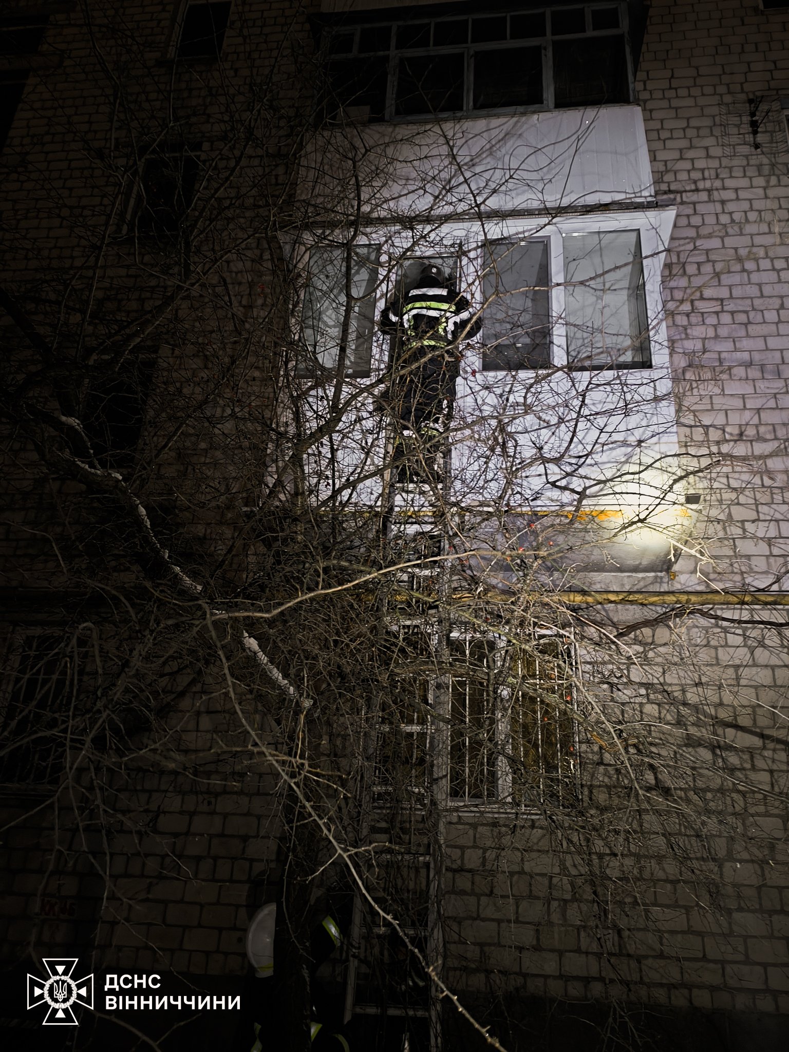 У Вінниці врятували 88-річну жінку, яка майже добу пролежала на підлозі